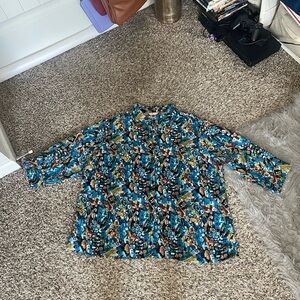 White Stag Women’s Multicolor Patterned Button Up Shirt with Gold Glitter Accent